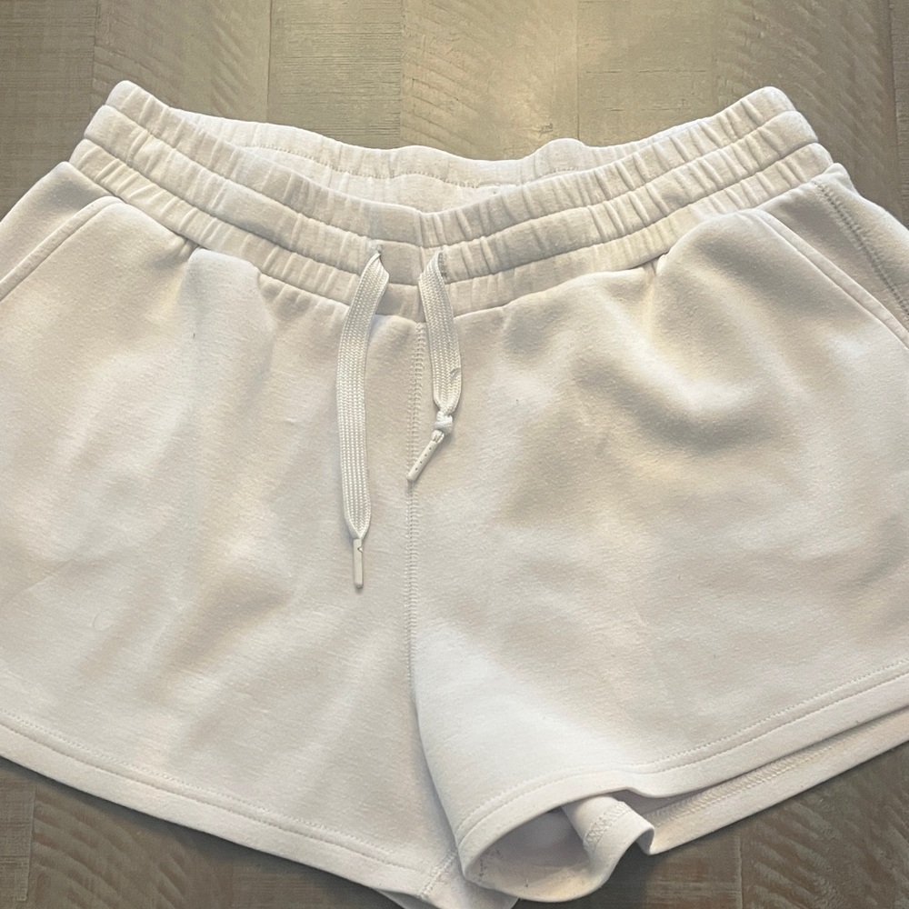 OCEAN DRIVE Cloud Women's White Casual Shorts